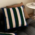 Housse de coussin rayee retro, coussin Bauhaus colore pour decor de salon et canape. - SBZA041807