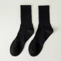 Klassische schwarze Herren-Sportsocken mit Rippbündchen und atmungsaktivem Baumwollstoff. - Einheitsgröße (Größe 36-44) einzeln verpackt / Schwarz