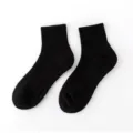 Comode calze sportive in cotone nero, rete traspirante e suola in spugna da uomo. - Taglia unica / Calzini alla caviglia / Nero