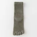 Calzini a cinque dita da uomo tinta unita medio tubo casual comodi in puro cotone - Taglia unica (misure 37-43) / Verde militare