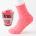 Chaussettes d'hiver roses et duveteuses en polaire corail avec emballage gâteau original. - Chaussettes sans emballage (tailles 36-42) / Rose