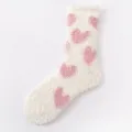 Comode calze invernali soffici da donna con motivo a cuori rosa, materiale in peluche caldo e morbido. - Taglia unica / Bianco Crema