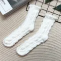 Calzini caldi in pile di corallo bianco soffice per inverno e pavimento interno. - Taglia unica / Tavola Curva / Bianco