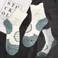 Herren Sport Basketball Socken mit Frotteesohle, rutschfest für Training und Laufen. - Einheitsgröße (Größe 37-44) / Weiß