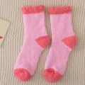 Accoglienti calzini rosa pelosi da donna, spessa pile corallo inverno caldi casa. - Taglia unica / Rosa e Rosso Corallo