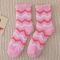 Calzini morbidi in pile corallo rosa per donna, calze termiche invernali calde con motivo a zigzag. - Taglia unica / Righe Ondulate