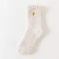 Chaussettes douillettes en polaire corail avec broderie coeur or pour un sommeil chaud. - Taille unique (taille 36-42) non pelucheux / Blanc Cassé