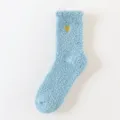 Chaussettes de sommeil en polaire corail pour femmes chaudes et douces avec broderie. - Taille unique (taille 36-42) non pelucheux / Bleu Eau