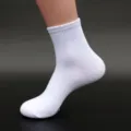 Calzini sportivi bianchi a tubo medio da uomo in cotone, perfetti per lo sport e il tempo libero. - Taglia Unica da Uomo / Gambo Medio Bianco