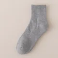 Effen katoenen middelhoge sokken met dikke badstofzool, comfortabel en warm voor dagelijks. - One size (maat 37-44) / Kuitlengte Grijs