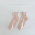 Japanische Damen Socken mit Blumen Stickerei und Rüschen, süße rosa Herbst Strümpfe. - Einheitsgröße / Hellrosa