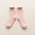 Dicken kuschelige Wintersocken für Damen mit Pelzbund und süßem gestricktem WARM-Design. - Einheitsgröße / Rosa