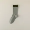 Women mid-tube color-blocking double-ribbed socks, light grey and dark green variant. - One Size / Grey Green
