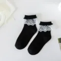 Chaussettes lolita noires douces avec volants en dentelle blanche, style jk. - Taille unique / Dentelle à bords ondulés noire
