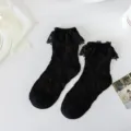 Chaussettes mi-hautes en dentelle noire style lolita, jolie variante quotidienne. - Taille unique / Rose en dentelle noire