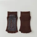 Open-toe five-toe yoga socks with non-slip silicone grip for pilates and fitness training. - One Size / Coffee