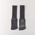 Dunkelgraue Zehensocken für Yoga und Pilates mit Antirutsch Noppen, bequeme Sportsocken. - Einheitsgröße / Dunkelgrau