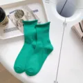 Chaussettes pour femmes confortables et colorées à rebords roulés, style ins doux, couleur unie. - Taille unique / Vert Forêt