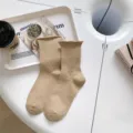 Chaussettes pour femmes kaki à bord roulé, chaussettes décontractées en coton pour l'automne - Taille unique / Avoine