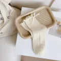 Chaussettes mi-hautes japonaises Lolita nœud papillon et volants beiges, coton tricoté doux. - Taille unique / Blanc cassé avec nœud beige