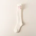 Chaussettes hautes duveteuses en polaire corail blanche avec une jolie étoile rose peluche. - Taille unique / Blanc Étoile