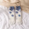 Niedliche flauschige Korallenfleece Socken Damen, dicke warme Winterschlaf Socken, blaue Katzenpfote. - Einheitsgröße / Blau Punktmuster
