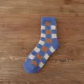 Blaue karierte Korallenfleece warme Wintersocken für Damen, kuschelige Haussocken. - Einheitsgröße / Blau Kariert