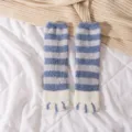 Kuschelige blau gestreifte Korallenfleece Socken für Damen, warme Wintersocken für zu Hause. - Einheitsgröße / Blau Gestreift