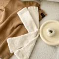 Verdichtete Korallenfleece Beinstulpen kuschelige Winter Warme Schlafsocken weiche Flauschige Kniestrümpfe - Einheitsgröße / Beige