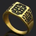 Anillo de hombre vintage de acero titanio dorado con parte superior cuadrada grabada negra. - Talla 8 / Dorado