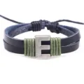 Pulsera de cuero negro trenzado con letra E de metal y diseño de cuerda verde elegante. - Letra E / Negro