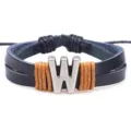 Schwarzes Leder geflochtenes Armband mit Metall Buchstabe W Anhänger lässiger Schmuck - Buchstabe W / Schwarz