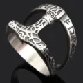 Anillo hombre vintage martillo de Thor vikingo con runas nórdicas en acero, vista principal. - Talla 8 / Color acero