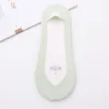 Women ice silk invisible socks, summer thin low-cut anti-slip shallow mouth short socks green - One Size / Light Green