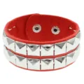 Brazalete punk de cuero rojo con doble hilera de remaches cuadrados plateados. - Rojo, 2 filas