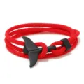 Rotes geflochtenes Seilarmband mit schwarzem Walflosse-Anhänger für Paare, modisch. - Rot und Schwarzer Walschwanz
