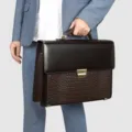 Borsa da lavoro da uomo in pelle, grande capacità valigetta professionale da avvocato con serratura. - Caffè scuro goffrato
