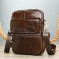 Borsa a tracolla da uomo in vera pelle, borsa marrone vintage casual con tasche multiple. - Marrone Rossastro