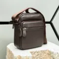 Borsa a tracolla da uomo in vera pelle borsello casual marrone scuro per uso quotidiano - 6190 / Caffè