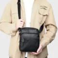 Borsa a tracolla da uomo in vera pelle elegante borsa a spalla per affari e uso quotidiano. - 6190 / Nero