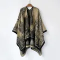 Beige vintage landschaftsmotiv bedruckter strick cape schal mit elegantem offenen design. - MZP032 - Khaki