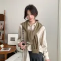 Gemütlicher Strick Schulterschal im koreanischen Stil, herbstliches Accessoire für Hemden. - Khaki