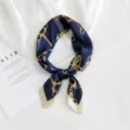 Pequeño pañuelo cuadrado de seda coreano para mujer, elegante pañuelo azul con estampado de cadenas. - Patrón de Cinturón Marino