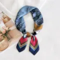 Pequeno Panuelo Cuadrado de Seda con Estampado Pina Floral Mujer Primavera Verano - Piña Alpaca Azul