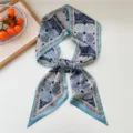 Pañuelo de seda azul geométrico, elegante cinta para el cuello accesorio chic mujer. - Patrón de Árbol Azul