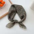 Petit carré de soie vert motif cachemire toucher coton lin foulard élégant et polyvalent pour femme - Impression Sept Points Verte