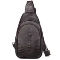 Borsa a tracolla petto da uomo in vera pelle marrone con texture coccodrillo casual. - 7662 marrone motivo coccodrillo