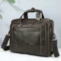 Sac d'affaires pour hommes en cuir marron foncé avec compartiment pour ordinateur. - Style Cuir Huilé / Café