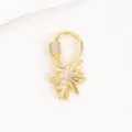 Goldfarbenes Zirkon Blatt Schmuckverschluss Detail, exquisite DIY Verbinder Makro Ansicht. - Blattschnalle / Gold