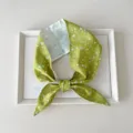 Grünes Blumen-Band Schal schickes Haaraccessoire Halstuch vielseitiger Seidenschal elegant - 15 Spitz - Punktierte Ranken Gelbgrün